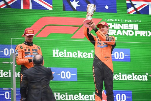 Pembalap McLaren itu berhasil mengonversi pole position pertamanya menjadi kemenangan pada lomba utama.  Kemenangan ini sekaligus membawa timnya mendominasi podium setelah Lando Norris berada di urutan kedua.