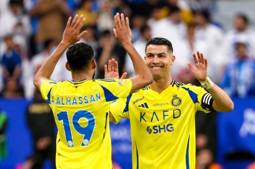 Cristiano Ronaldo mencetak dua gol saat membawa timnya Al Nassr menggalahkan Al Hilal 3-1 pada laga Liga Arab Saudi di Stadion Kingdom Arena, Riyadh, Sabtu, 5 April 2025 dini hari WIB.