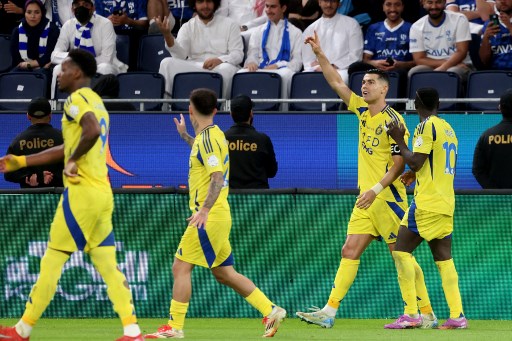 Cristiano Ronaldo menggandkan keunggulan timnya lewat sepakan voli meneruskan umpan Sadio mane saat babak kedua baru berjalan dua menit.