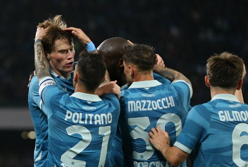 Napoli kukuh di posisi kedua klasemen sementara Liga Italia setelah menghajar Empoli dengan skor 3-0 pada pekan ke-32 di Stadion Diego Armando Maradona, Naples, Selasa, 15 April 2025 dini hari WIB.