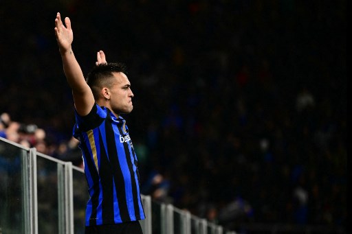 Pada menit ke-58, Inter menyamakan kedudukan lewat Lautaro Martinez yang menerima bola tendangan sudut Dimarco dan melepaskan tembakan keras membobol gawang Bayern. Skor imbang 1-1.