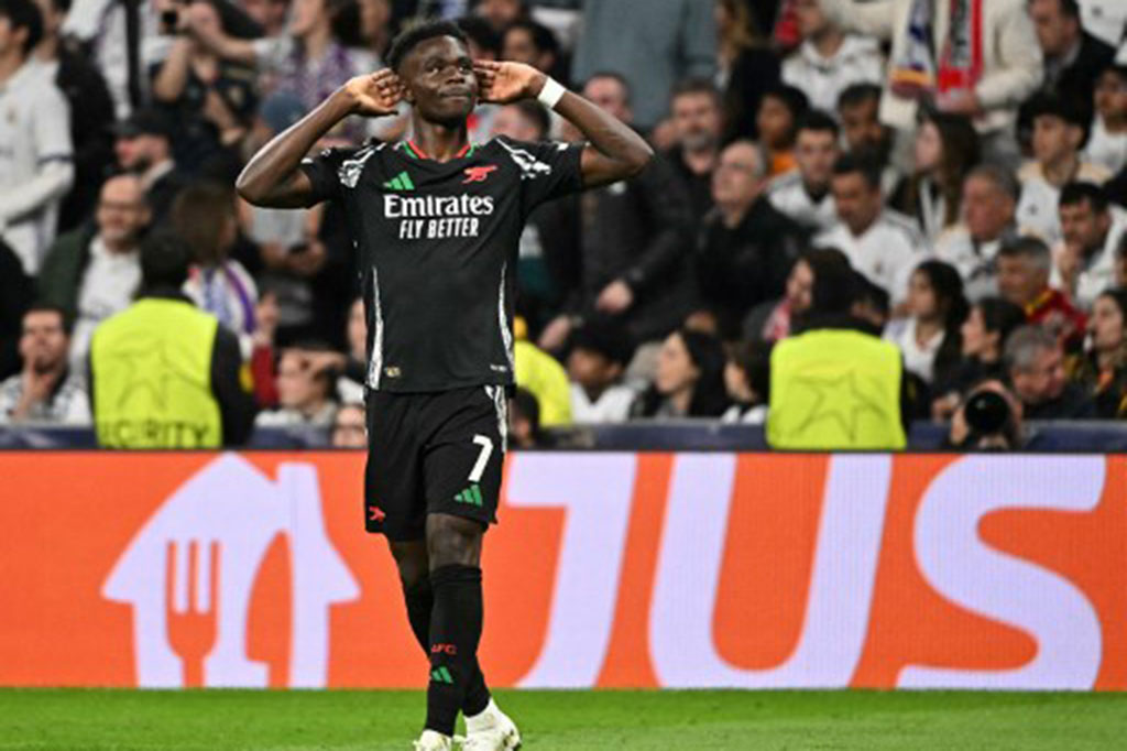 Mantan pemain Real, Martin Odegaard, membantu Arsenal memecah kebuntuan pada menit ke-65. Ia mengoperkan bola ke arah Mikel Merino, yang menyodorkannya kepada Saka, untuk diselesaikan menjadi gol, sekaligus menebus kegagalan penaltinya pada menit ke-65. 1-0 untuk keunggulan Arsenal.