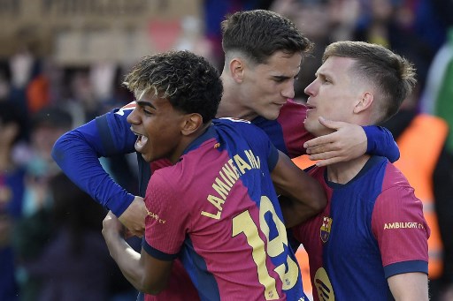 Pada menit ke-64 Dani Olmo mampu memperkecil kedudukan setelah menerima umpan matang dari Raphinha. Skor menjadi 2-3.