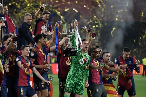 Barca menjadi tim tersukses di Ajang Copa del Rey. Ini gelar ke-32 Copa del Rey bagi Barcelona, sedangkan Real Madrid baru 20 kali mengangkat trofi ini.