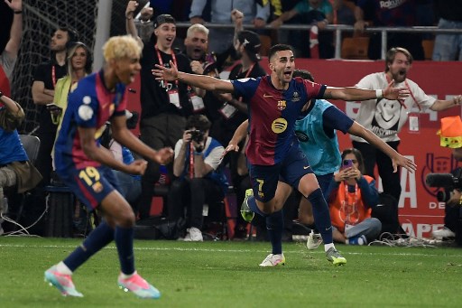 Barca kemudian menyamakan 2-2 pada menit ke-38. Ferran Torres menyambar bola di mulut gawang Inter dari umpan Raphinha. Inter kembali memimpin pada babak kedua tepatnya pada menit ke-63. 