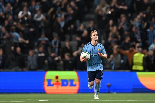 Tuan rumah hanya bisa membalas melalui gol talenta muda Isak Alemayehu.