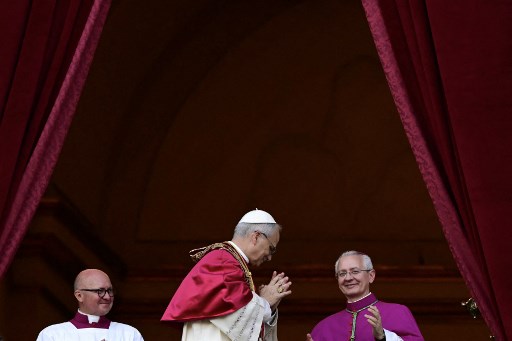 Ia terpilih menjadi paus ke-267 Gereja Katolik pada hari kedua konklaf yang berlangsung di Kapel Sistina, Vatikan, Kamis, 8 Mei 2025.