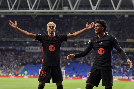 Barcelona memuncaki klasemen dengan 85 poin. Raihan poin mereka tidak bisa lagi dikejar Real Madrid yang maksimal hanya bisa mengumpulkan 84 poin di dua laga tersisa.