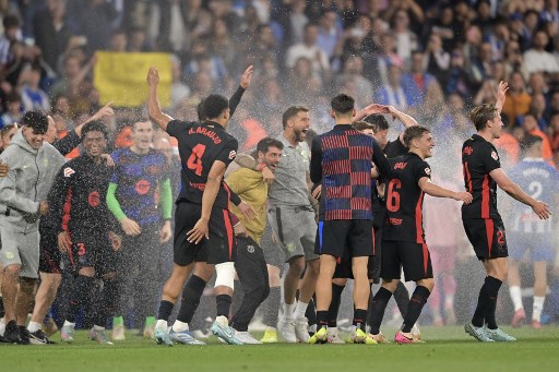 Barcelona mengunci gelar juara Liga Spanyol 2024/25 setelah mengalahkan tim sekota Espanyol dengan skor 2-0 pada lanjutan pekan ke-36 di Stadion RCDE, Jumat, 16 Mei 2025 dini hari WIB.