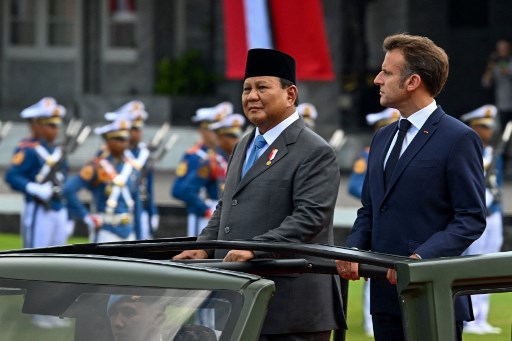 Selama prosesi pengecekan pasukan tersebut, pasukan drumband memainkan sejumlah lagu nasional seperti 'Maju Tak Gentar' dan 'Halo-Halo Bandung'. Adapun pengecekan pasukan berlangsung sekitar empat menit.