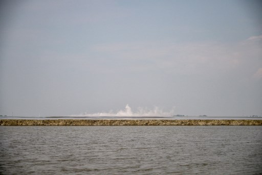 Lumpur menenggelamkan ribuan rumah, pabrik, dan infrastruktur. Ribuan warga tercerai-berai, terpaksa terusir, pindah tempat tinggal ke wilayah lain.