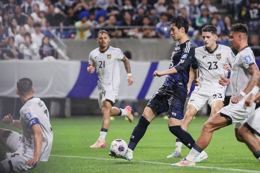 Jepang yang tak menurunkan pemain-pemain terbaiknya karena sudah memastikan lolos ke Piala Dunia 2026, sangat dominan atas Indonesia. 