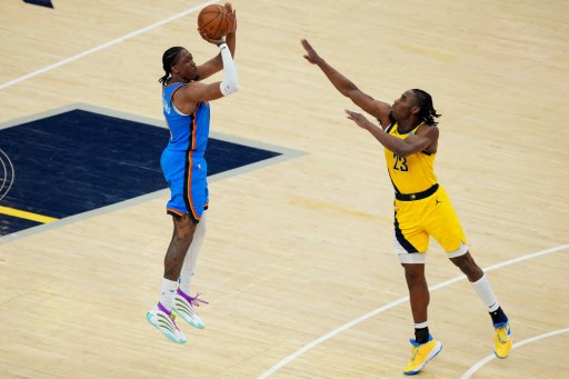 Di kubu Thunder, Jalen Williams memimpin dengan 26 poin, disusul bintang muda mereka Shai Gilgeous-Alexander dengan 24 poin, dan Chet Holmgren yang menambahkan 20 poin. 