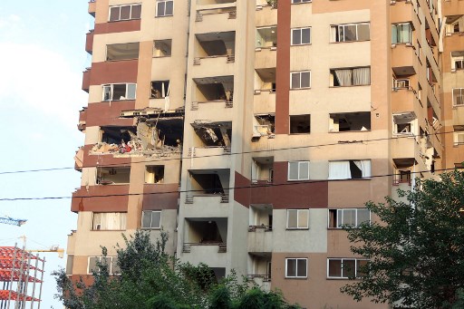 Komandan Korps Garda Revolusi Islam Iran (IRGC) Hussein Salami, komandan Markas Pusat Khatam al-Anbiya IRGC Gholamali Rashid, fisikawan Mohammad Mehdi Tehranchi dan mantan kepala Organisasi Energi Atom Iran, Fereydoon Abbasi, kemungkinan tewas akibat serangan itu.