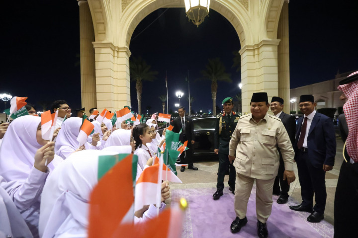 Presiden Prabowo Subianto tiba di Jeddah, Arab Saudi, pada Selasa, 1 Juli 2025 malam, sebagai bagian dari rangkaian kunjungan kenegaraan. 