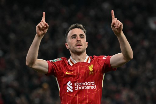 Penyerang Liverpool dan Tim Nasional Portugal Diogo Jota dikabarkan tewas akibat kecelakaan mobil di Spanyol, Kamis, 3 Juli 2025. Jota meninggal di usia 28 tahun.