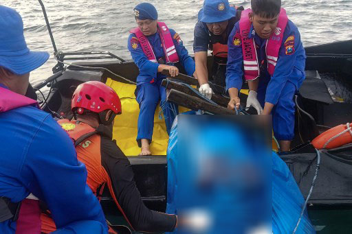 Posko Operasi SAR dan Potensi SAR Gabungan di Pelabuhan Ketapang Kabupaten Banyuwangi menyebutkan, hingga hari ini jumlah korban yang ditemukan selamat sebanyak 30 orang, delapan ditemukan meninggal, dan 27 masih dalam pencarian.