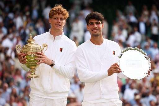 Jannik Sinner berhasil menundukkan Carlos Alcaraz di babak final turnamen Wimbledon, Minggu, 13 Juli 2025 waktu setempat, untuk meraih gelar Grand Slam keempatnya.