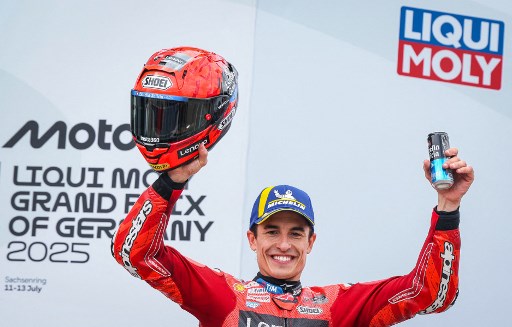 Marc Marquez menjadi yang tercepat dengan catatan waktu 40 menit 42,854 detik.
