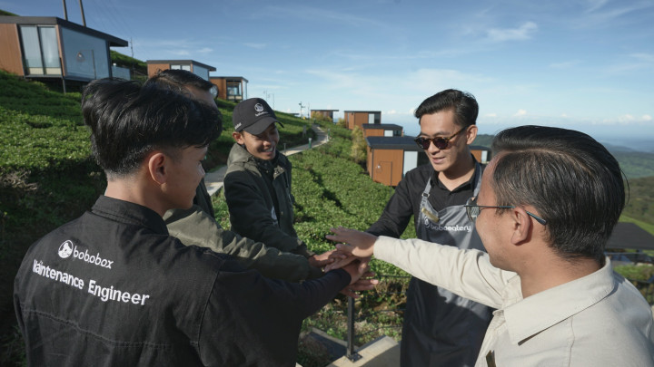 Di tengah pergeseran tren pariwisata global menuju konsep keberlanjutan, Bobobox hadir sebagai pionir dengan mengintegrasikan inovasi dan prinsip green hospitality dalam model bisnisnya.