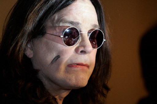 Ozzy Osbourne, vokalis band heavy metal era 1970-an, Black Sabbath, meninggal dunia pada hari Selasa, 22 Juli 2025, hanya beberapa minggu setelah konser perpisahannya. Ia meninggal di usia 76 tahun.