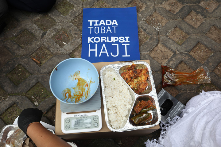 Setelah itu, kata Budi, KPK akan menelaah dan menganalisis ada atau tidaknya dugaan tindak pidana korupsi dalam laporan tersebut, sekaligus menentukan berwenang atau tidak untuk menindaklanjutinya.