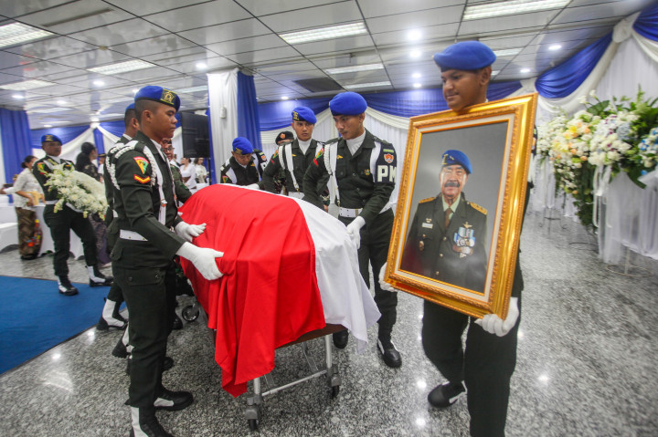 Upacara pelepasan dan penghormatan terakhir untuk Gubernur Akademi Bela Negara (ABN) Partai NasDem, Mayjen TNI (Purn) IGK Manila berlangsung di Kantor Akademi Bela Negara (ABN) NasDem di Pancoran, Jakarta Selatan, pada Rabu, 20 Agustus 2025 pagi. 