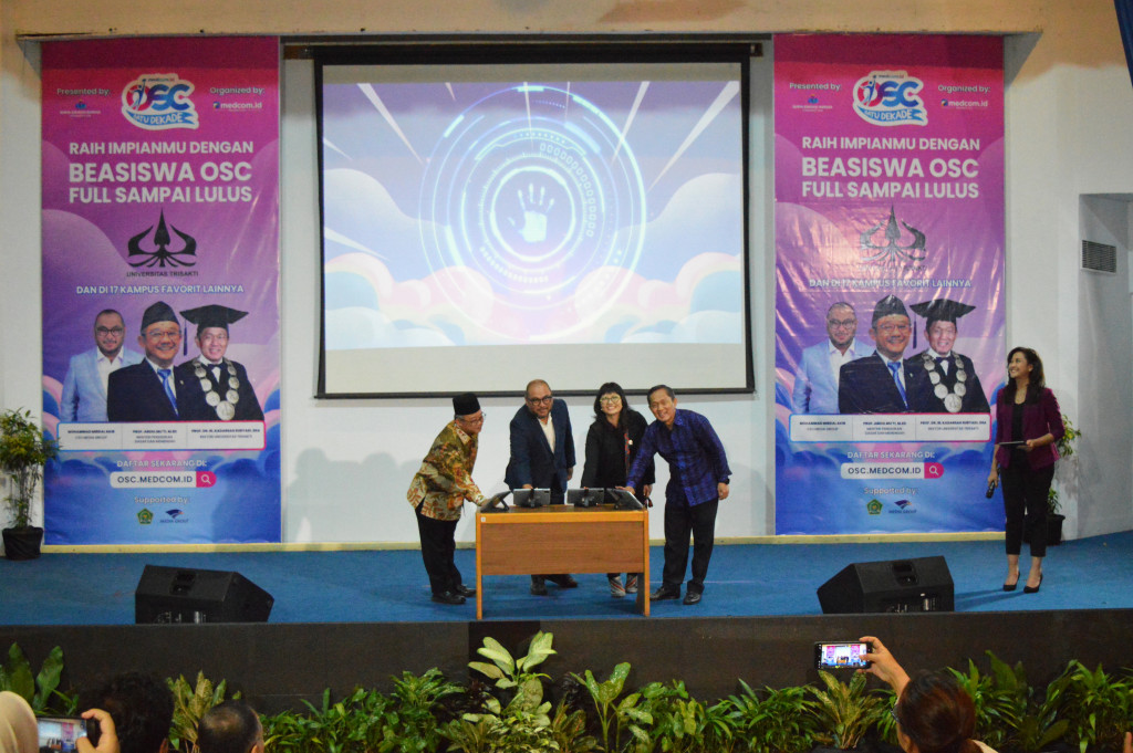 Pendaftaran Online Scholarship Competition (OSC) Medcom.id kembali dibuka, Kamis, 21 Agustus 2025. Hal ini sekaligus menjadi penanda hadirnya OSC Medcom.id 2025 selama 11 tahun sebagai beasiswa online terbesar di Indonesia. 
