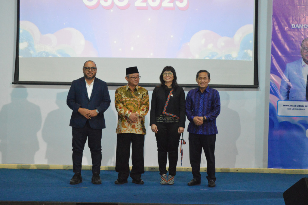 Dihadiri langsung oleh Mendikdasmen Abdul Mu’ti, Wamendiktisaintek Stella Christie, Rektor Universitas Trisakti Kadarsah Suryadi, serta Ketua Surya Edukasi Bangsa Foundation, sekaligus CEO Media Group Muhammad Mirdal Akib.
