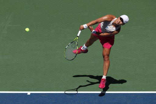 Janice tak mampu menghentikan tren positif Raducanu dan kandas dengan skor akhir 2-6, 1-6.