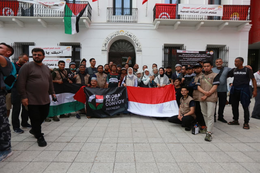 Ratusan relawan kemanusiaan tergabung dalam Global Sumud Flotilla (GSF) mengikuti pelatihan sebelum berlayar menuju Gaza pada Selasa, 2 September 2025.