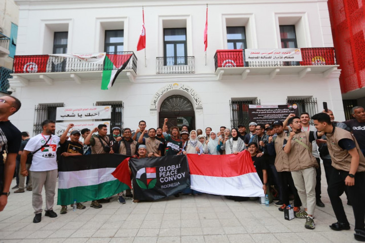 Pelatihan yang digelar di Gedung Serikat Buruh Tunisia ini juga diikuti relawan Indonesia yang tergabung dalam Indonesia Global Peace Convoy.