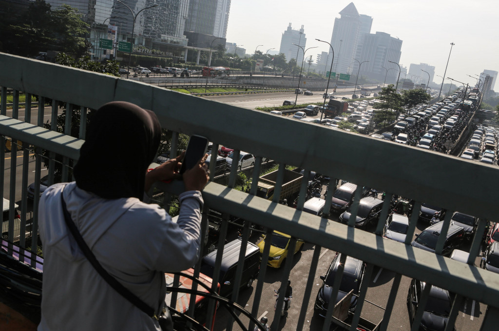 Pada hari ini, Rabu, 3 September 2025, para pekerja melakukan aktifitas pekerjaan kantor kembali normal.
