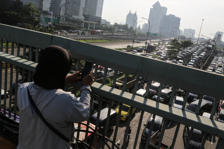 Pada hari ini, Rabu, 3 September 2025, para pekerja melakukan aktifitas pekerjaan kantor kembali normal.