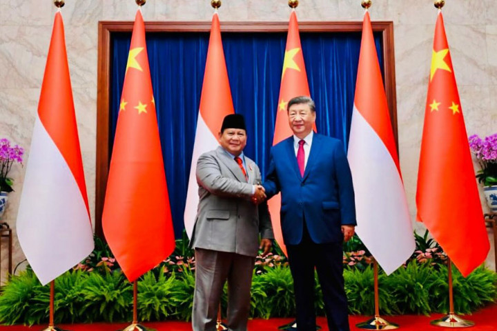 Dalam pertemuan tersebut, Presiden Prabowo menyampaikan apresiasi atas undangan Presiden Xi untuk menghadiri Konferensi Tingkat Tinggi Shanghai Cooperation Organization (SCO) di Tianjin serta perayaan di Beijing. Kepala Negara menyampaikan permohonan maaf berhalangan hadir pada KTT SCO.
