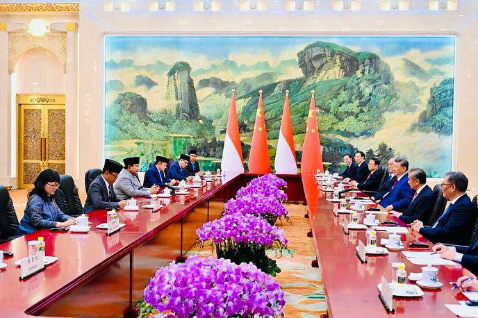 Presiden pun menyampaikan berterima kasih atas sambutan hangat yang diberikan kepada dirinya dan delegasi Indonesia sejak tiba di Beijing. Presiden Prabowo turut menyinggung pertemuan terakhirnya dengan Presiden Xi pada kunjungan kenegaraan ke Beijing bulan November 2024. Kepala Negara menilai bahwa pertemuan tersebut menjadi tonggak penting dalam hubungan strategis kedua negara.