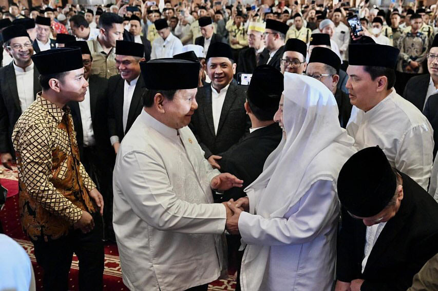 Acara kemudian dilanjutkan dengan sambutan serta uraian hikmah maulid yang disampaikan oleh Menteri Agama (Menag) Nazaruddin Umar. Dalam tausiyahnya, ia mengajak seluruh jemaah untuk meneladani Rasulullah saw. dalam segala aspek kehidupan, termasuk kepemimpinan dan pengelolaan umat.