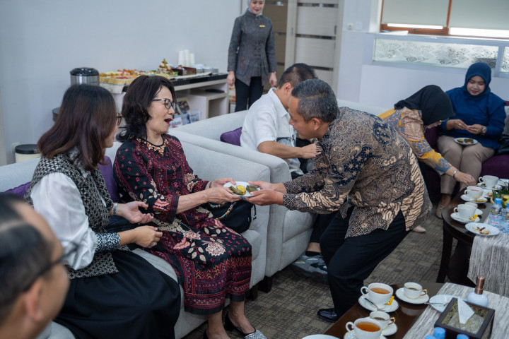Hari Pelanggan Nasional (Harpelnas) 2025 menjadi momentum bagi bank bjb untuk semakin memperkuat hubungan dengan nasabah.