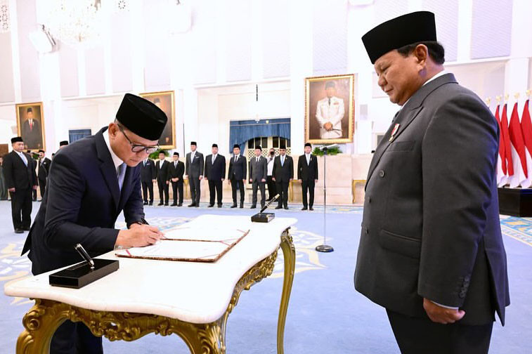 Mukhtarudin sebagai Menteri Pelindungan Pekerja Migran Indonesia/Kepala Badan Pelindungan Pekerja Migran Indonesia.