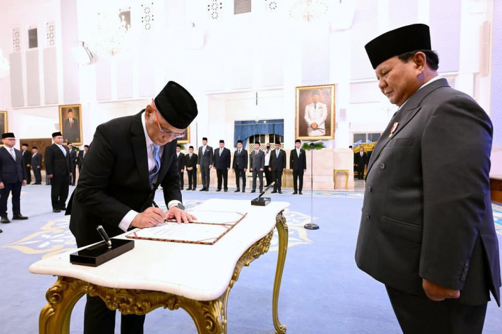 Mochamad Irfan Yusuf sebagai Menteri Haji dan Umrah.