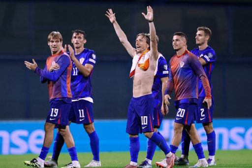 Sedangkan Montengro berada di peringkat keempat dengan total telah mengoleksi enam poin dari lima pertandingan.