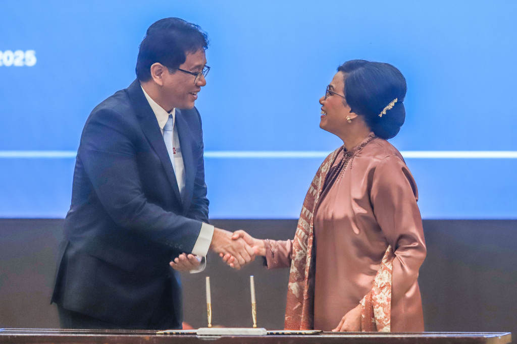 Dalam kesempatan itu, ia menyampaikan permohonan maaf kepada masyarakat atas kekurangannya selama menjadi Menteri Keuangan.