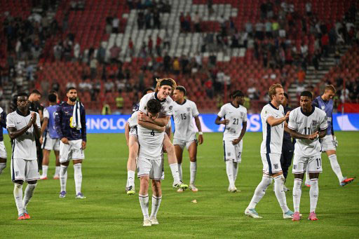 Inggris mengambil langkah besar lolos langsung ke Piala Dunia 2026 dengan kemenangan telak 5-0 atas Serbia, rival utama di Grup K, pada pertandingan yang digelar di kandang Serbia, Stadion Rajko Mitic pada Rabu dini hari WIB.