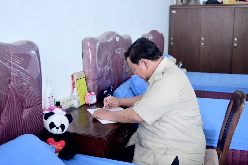 Kunjungan Presiden Prabowo kali ini mencerminkan perhatian pemerintah terhadap upaya peningkatan kualitas pendidikan yang dapat menjangkau berbagai lapisan masyarakat. Pemerintah berkomitmen terus memperkuat dukungan terhadap inisiatif pendidikan masyarakat melalui berbagai program yang menyentuh langsung kebutuhan anak bangsa.