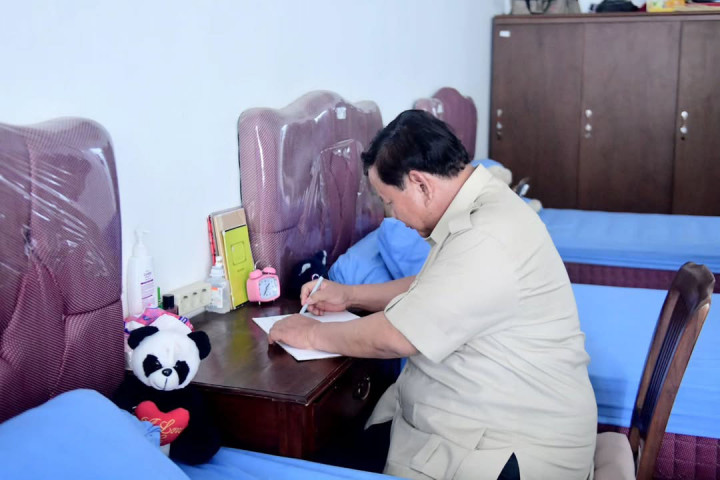 Kunjungan Presiden Prabowo kali ini mencerminkan perhatian pemerintah terhadap upaya peningkatan kualitas pendidikan yang dapat menjangkau berbagai lapisan masyarakat. Pemerintah berkomitmen terus memperkuat dukungan terhadap inisiatif pendidikan masyarakat melalui berbagai program yang menyentuh langsung kebutuhan anak bangsa.