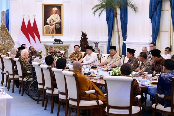 Presiden Prabowo mengapresiasi kehadiran para tokoh yang turut memberikan perhatian terhadap isu-isu nasional. Pertemuan ini menjadi ruang dialog terbuka antara Presiden dengan tokoh-tokoh yang turut aktif menyuarakan nilai moral dan pesan kebangsaan. 