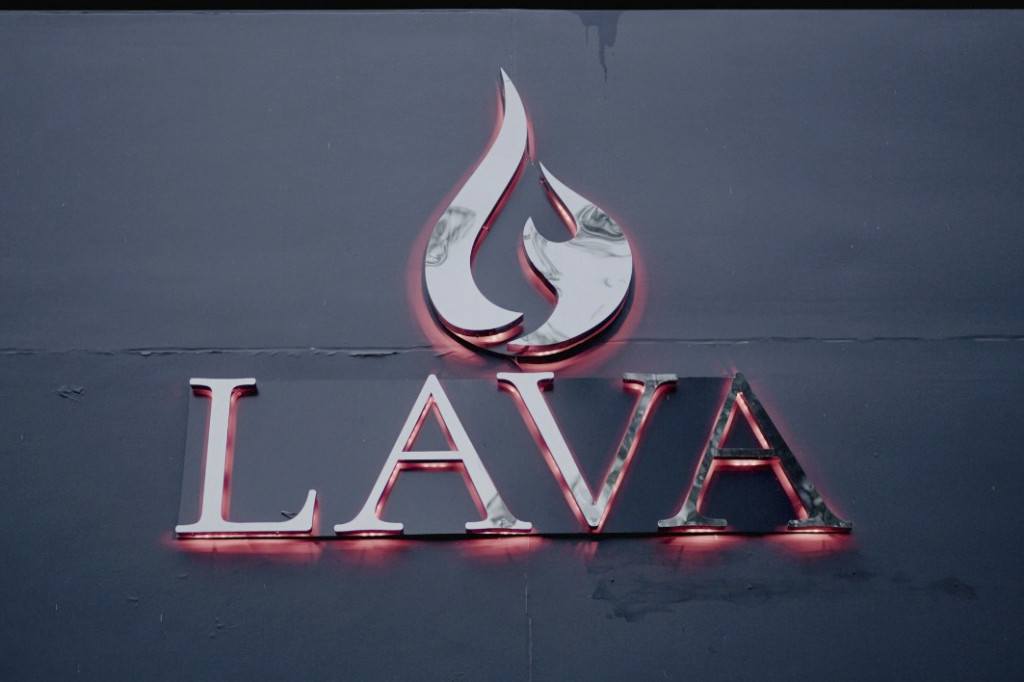 Lava Spa bukan hanya soal pijat, melainkan ruang untuk sejenak berhenti, melepas penat, dan menyeimbangkan kembali tubuh serta pikiran.