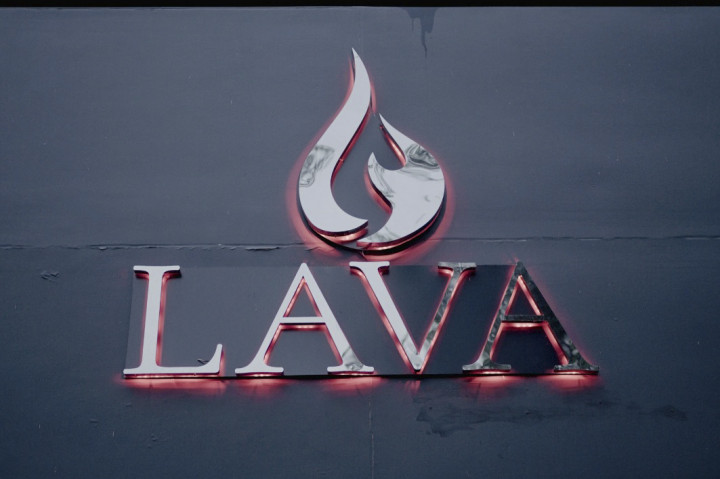 Lava Spa bukan hanya soal pijat, melainkan ruang untuk sejenak berhenti, melepas penat, dan menyeimbangkan kembali tubuh serta pikiran.