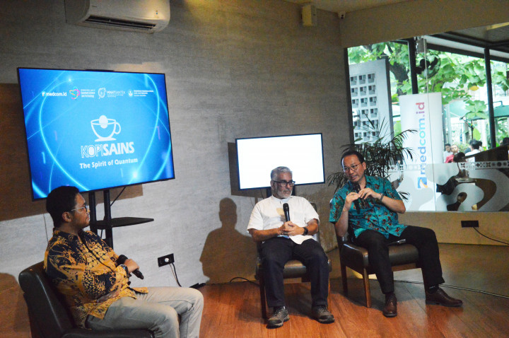 Dengan langkah tersebut, Yudi berharap literasi sains dan teknologi masyarakat bisa semakin berkembang, dengan mengetahui informasi-informasi dari orang yang memahami sains terlebih dahulu.