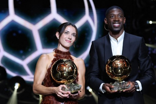 Penyerang sayap Paris Saint-Germain (PSG) Ousmane Dembele menyabet gelar penghargaan Ballon d'Or 2025 yang digelar di Theatre du Chatelet, Paris, Senin, 22 September 2025 malam waktu setempat. Sementara di bagian putri, gelandang Barcelona Aitana Bonmati menjadi pemenangnya.